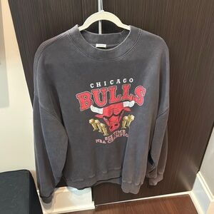Abercrombie Oversized Graphic Crewneck Sweatshirt Chicago Bulls